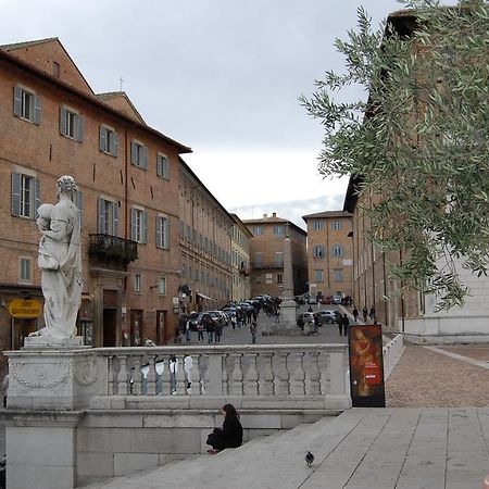Guest House Domus Urbino Exterior photo